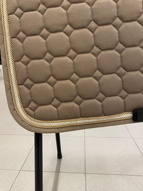 Hovedbilde Equiline Dressur Schabrak Ponni